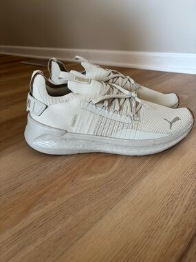 New! Puma 
Men’s Puma shoes